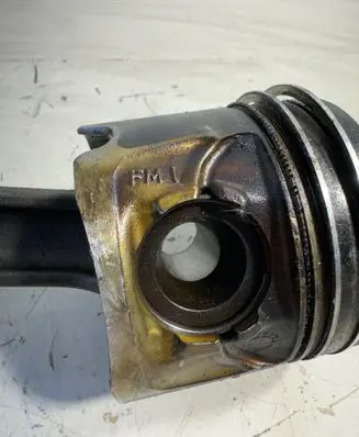 BMW 3 E90 E91 Piston 0840ZR