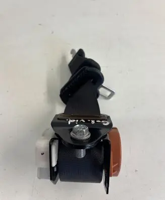 Subaru Impreza III Middle seatbelt (rear) C7058708