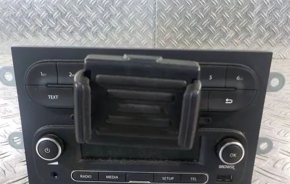 Renault Twingo III Radio/CD/DVD/GPS head unit 0150147711 07LAE9C037
