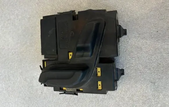 Mercedes-Benz C W204 Seat control switch A2048701858 2048701858