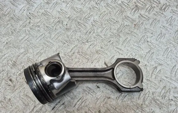 KIA Rio Piston with connecting rod D4FC CK31 P292