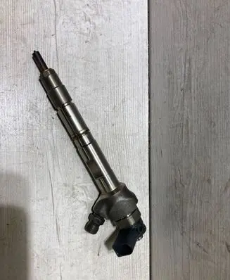 Audi A4 S4 B9 Fuel injector 04l130277n