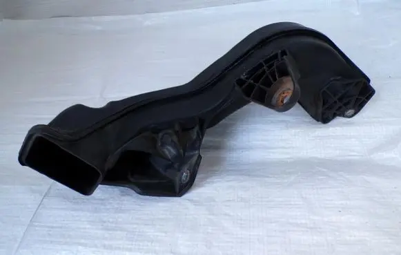 Opel Vivaro Air intake hose/pipe 214757782R