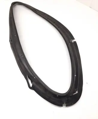 Porsche Macan (95B) Rear light center trim bar blend 95B941323D