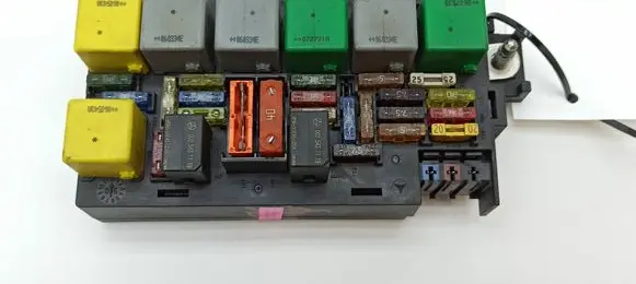 Mercedes-Benz ML W164 Fuse module A1645400672