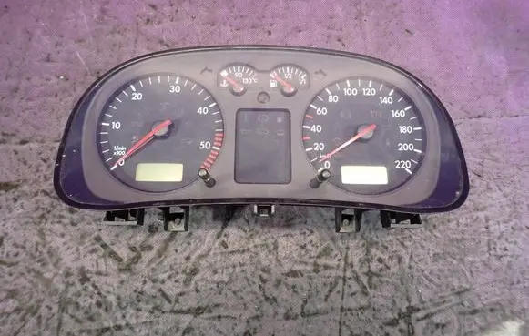 Volkswagen Golf IV Speedometer (instrument cluster)