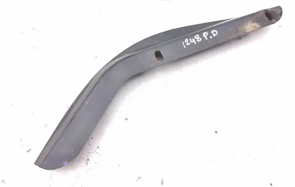 Maserati Quattroporte Under headlight/headlamp trim 67723100