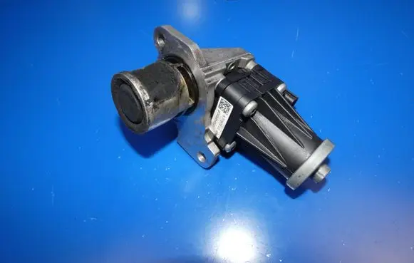 Mercedes-Benz B W246 W242 EGR valve 8200129863 147105308RCT