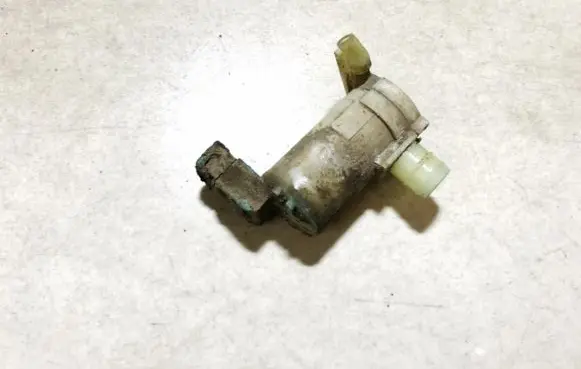 Nissan X-Trail T30 Windscreen/windshield washer pump