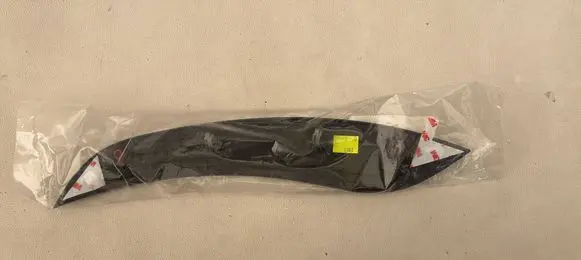 Hyundai Kona I Front door trim (molding) 87782-J9500 JA04JAJ6L