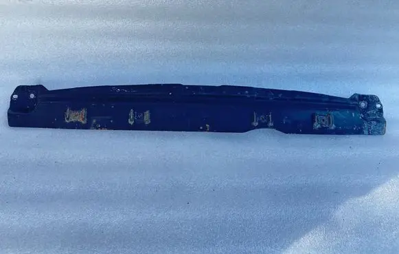 Volkswagen Touareg I Bottom radiator support slam panel 7L0805551A