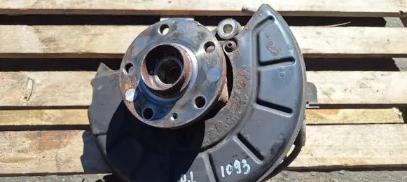 Volkswagen PASSAT B6 Front wheel hub