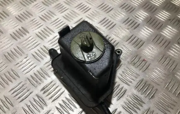 Power steering fluid tank/reservoir