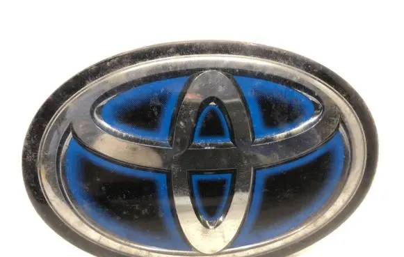 Toyota Camry VIII XV70 Manufacturer badge logo/emblem 5314133130