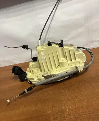 Mercedes-Benz S W221 Front door lock A2217302435 D2015