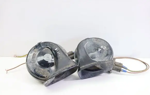 Audi A4 S4 B5 8D Horn signal 0091001
