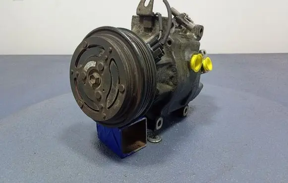 Toyota Yaris Verso Air conditioning (A/C) compressor (pump) 247300-0590