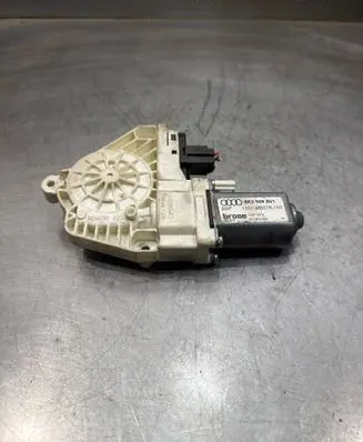 Audi A4 S4 B8 8K Front door window regulator motor 8K0959801 28062008 1101965576100