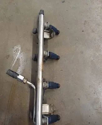 Audi A4 S4 B7 8E 8H Fuel injector 06B133551M