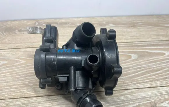 Porsche Macan (95B) Water pump 06L12111M