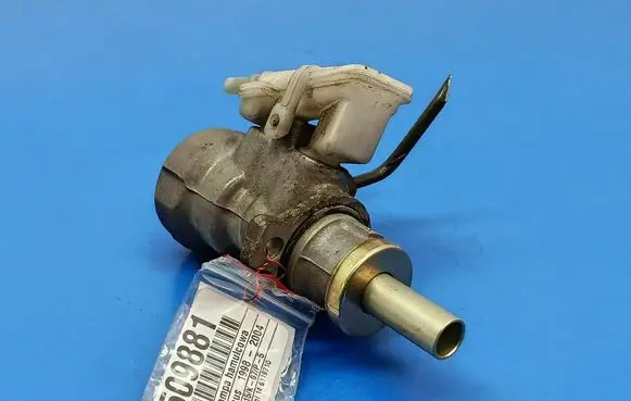 Ford Focus Master brake cylinder