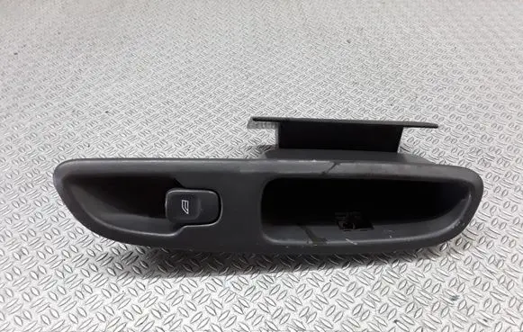 Volvo V70 Electric window control switch 9472275