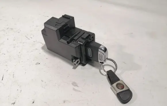 Audi A5 Sportback 8TA Ignition lock 8K0909131