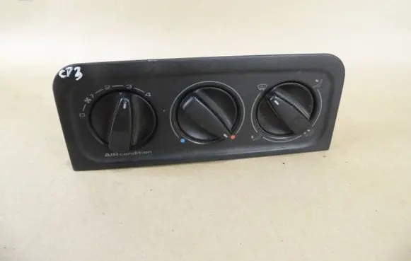 Volkswagen Golf III Climate control unit 1H0819045C