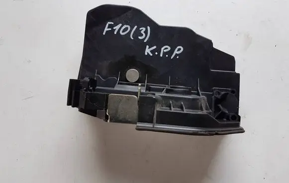 BMW 5 F10 F11 Front door lock 7202145