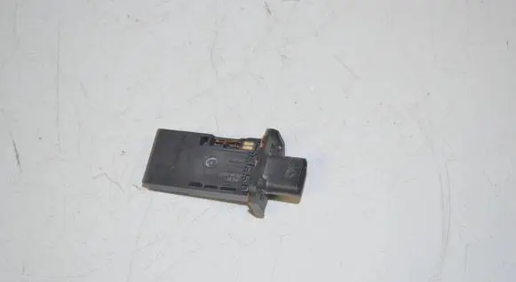 BMW 2 Active Tourer U06 Mass air flow meter 8583496 13628583496