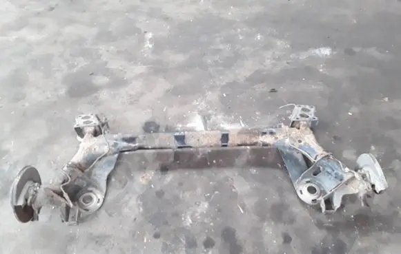 Volkswagen Golf IV Rear axle beam