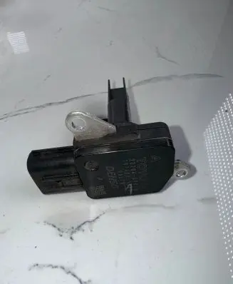 Toyota Prius (XW30) Mass air flow meter 2220437010 06L18 1974005830