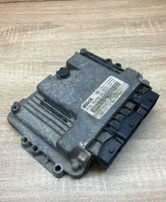 Nissan Primera Engine control unit/module ECU 23710AW323 8200305678