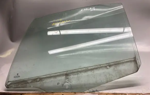 BMW 5 E39 Rear door window glass 43R000981