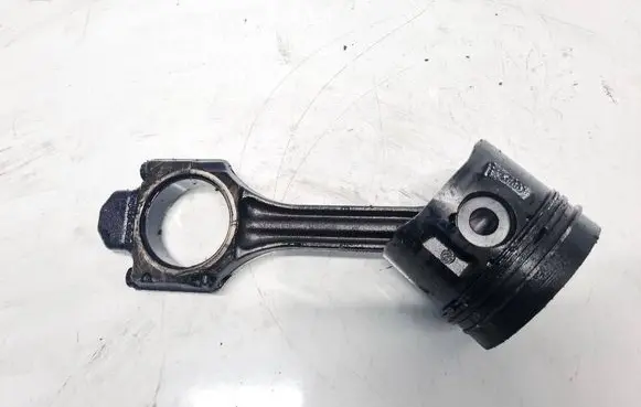Volkswagen Polo III 6N 6N2 6NF Piston with connecting rod 028J