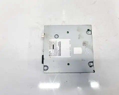 Tesla Model S Radio/CD/DVD/GPS head unit 100478702D 1004787-02-D