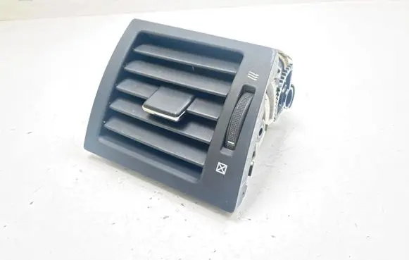 Toyota Avensis T270 Dashboard side air vent grill/cover trim 5565005140