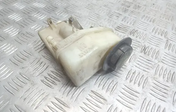 Brake fluid reservoir
