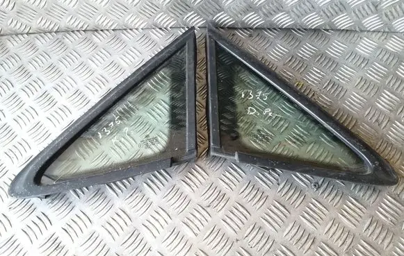 Volkswagen Caddy Front triangle window/glass 2K0845411H 2K0845412H