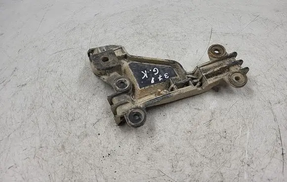 Audi A6 S6 C4 4A Rear bumper mounting bracket 