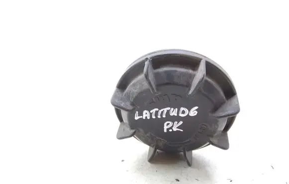 Renault Latitude (L70) Headlight/headlamp dust cover