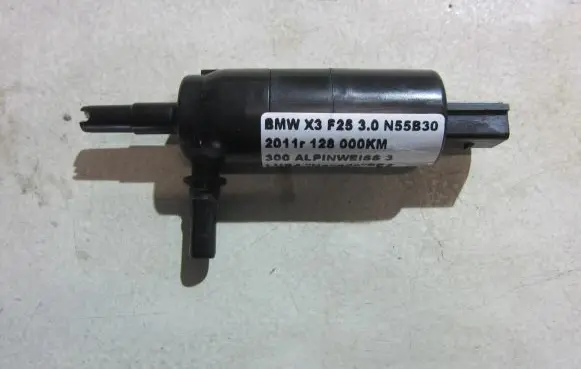 BMW X3 F25 Windscreen/windshield washer pump 67637217792