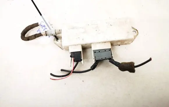 Opel Vectra B Antenna control unit 90462593