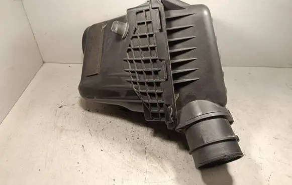 Lancia Thema Air filter box 11018A