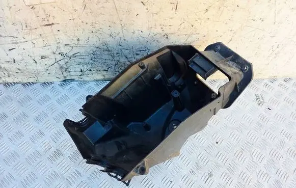 Mercedes-Benz S W221 Fuse box cover A2215400224