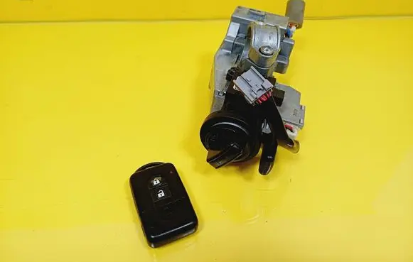 Nissan Qashqai+2 Ignition lock 21669775-7