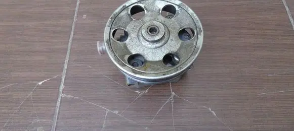 Maserati Quattroporte Power steering pump 268447