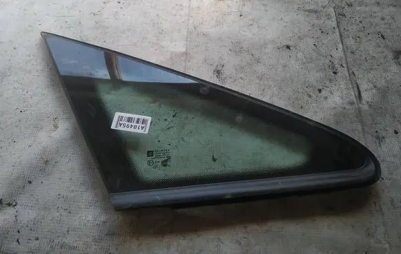 Opel Zafira B Front triangle window/glass as2