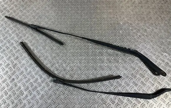 Mercedes-Benz Vito Viano W447 Front wiper blade arm A4478200000