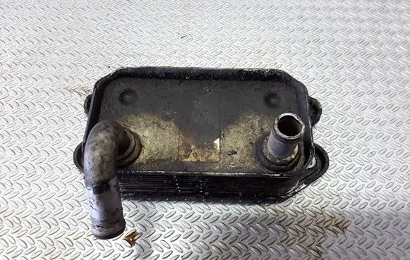 Volvo S80 Oil filter mounting bracket
